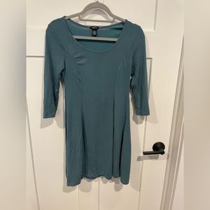 Long Sleeve Rue21 green dress size medium